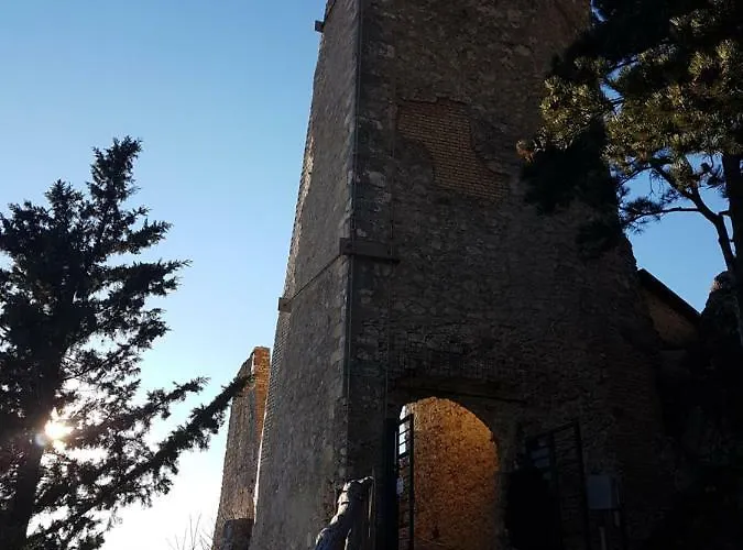 La Freccia E Il Leone Pensión